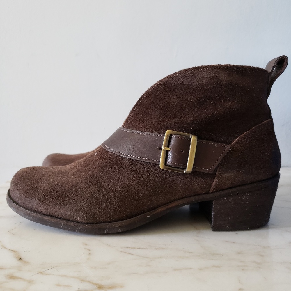 UGG Brown Suede Wright Belted Ankle Bootie Size 7